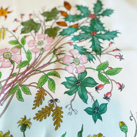 NWOT Vintage Gucci Floral Silk Scarf by V. Accornero - Picture 6 of 14